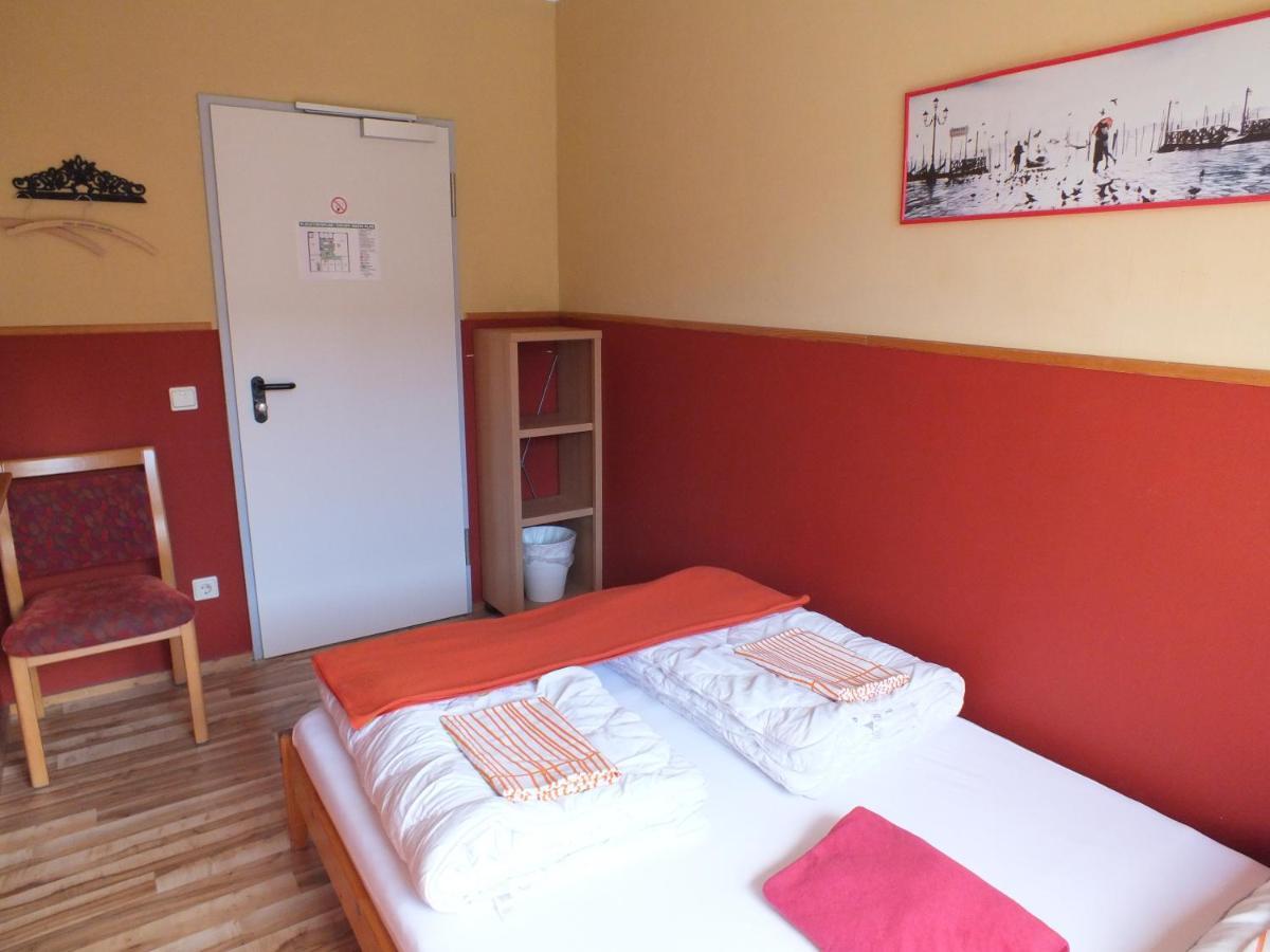 Max Hostel Бонн Екстер'єр фото